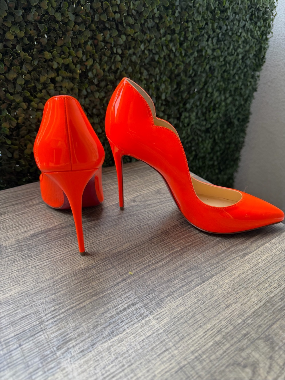 Christian Louboutin Hot Chick 100 Neon Orange Patent Pumps Heels New size 39/9 - Picture 4 of 11